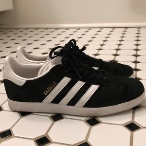 SIZE 7.5 BLACK ADIDIAS GAZELLE SHOE